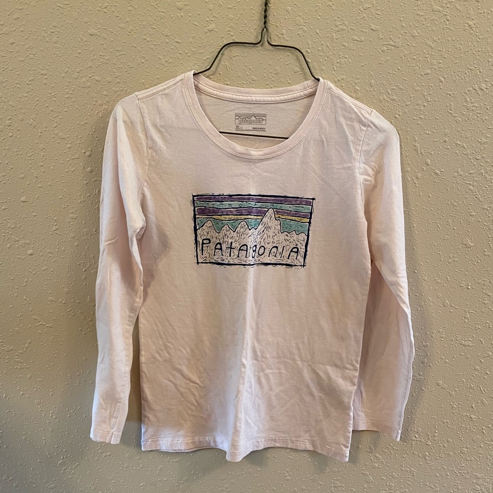 Light pink Patagonia long sleeve size XL KIDS